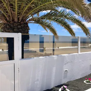 sea-front-apartamento-frente-al-mar.in-canary-islands.com/